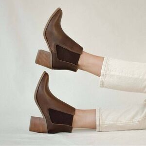 Nisolo brown leather heeled commuter boots
